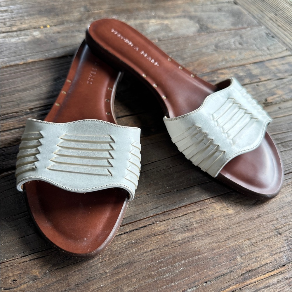 Veronica Beard Cream Leather Slide Sandals with Brown Footbed